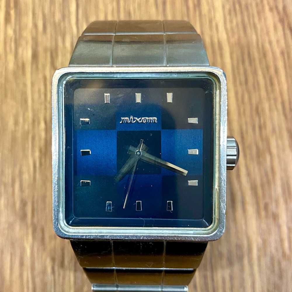 Nixon watch The Quatro